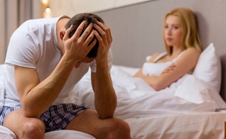 Como forma de lidar com essas frustrações, o sexo se torna uma busca incessante de prazer carnal e momentâneo que nunca satisfaz. (Foto: Getty)