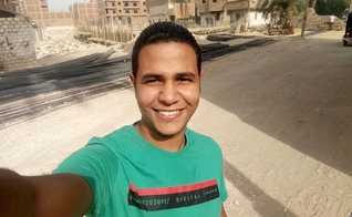 Fady começou um grupo de estudo bíblico para alunos, em seu dormitório. (Foto: Portas Abertas).