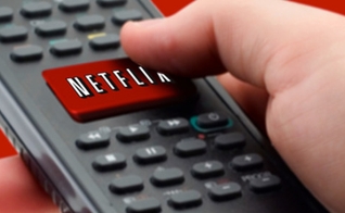 Conhecida plataforma para exibição de filmes, séries, desenhos animados e documentários, a Netflix está perdendo assinantes, após o lançamento do filme argentino "Desire", que exibi uma menina de 9 anos se masturbando. (Foto: Reprodução/Cheatsheet)