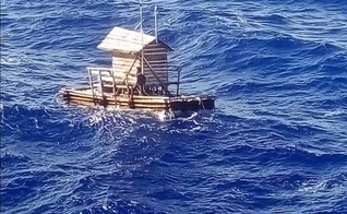 Jovem indonésio sobreviveu após ficar 49 dias à deriva no Oceano Pacífico. (Foto: Consulado da Indonésia em Osaka)