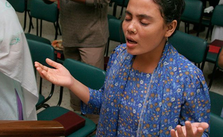 As mulheres cristãs são facilmente perseguidas por aparentarem mais vulnerabilidade. (Foto: Reprodução).