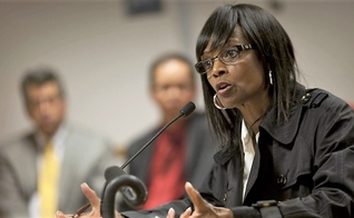 Janet Boynes é escritora e líder de um ministério que estimula igrejas a alcançarem homossexuais com o evangelismo. (Foto: Reprodução)