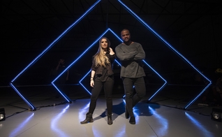 Com Weslei Santos, Camila Campos lança versão de “Vitorioso em Cristo”. (Foto: Divulgação)