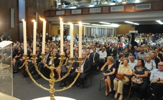 Sobreviventes radicados no Brasil participam de solenidade em homenagem às vítimas do Holocausto em 2018. (Foto: Eliana Assumpção)