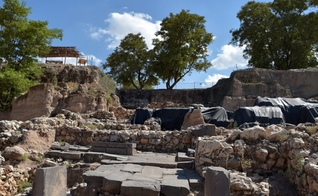 Palácio em Hazor, local atingido por terremoto séculos antes de Cristo, na região da Galileia. (Foto: Haaretz)
