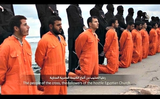 No dia 15 de fevereiro de 2015, o Estado Islâmico divulgou o vídeo com a execução de 21 cristãos em uma praia da Líbia. (Foto: Reprodução)