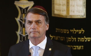 Presidente Jair Bolsonaro em visita à sinagoga Kehilat Yaacov, no Rio de Janeiro. (Foto: Fernando Frazão/Agência Brasil)