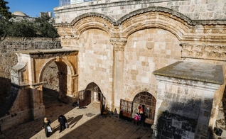 Tribunal israelense ordenou o fechamento temporário da Porta Dourada no Monte do Templo. (Foto: AFP/Ahmad Gharabli)