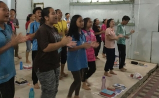 Jovens cristãos participam de curso ministrado pela Portas Abertas, na Malásia. (Foto: Portas Abertas)