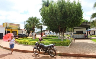 Praça principal de São Pedro dos Crentes, no Maranhão. (Foto: Fábio Zanini/Folhapress)