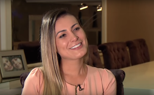 Andressa Urach fala sobre sua experiência entre a fama e a transformação. (Foto: Reprodução/Record TV)