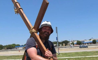 Acie Burleson disse que recebeu uma direção de Deus para pregar o Evangelho pelas estradas. (Foto: Reprodução/Facebook)