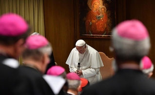 Sacerdotes e teólogos da Igreja Católica acusam o Papa Francisco de heresia. (Foto: Vincenzo Pinto/Pool/EPA)