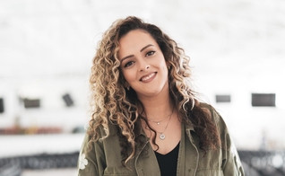 Gabi Sampaio estará no palco principal da Expoevangélica 2019. (Foto: DIvulgação)