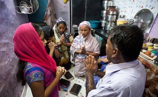 Com as orações, homem foi curado de doença e encontrou a salvação em Jesus. (Foto: Gospel for Asia)