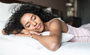 Saiba qual a posição correta para dormir melhor. (Foto: Shutterstock)