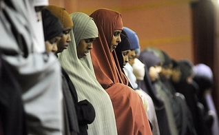 Partidos extremistas islâmicos do Paquistão investem na radicalização de mulheres para a Jihad. (Foto: Reprodução/islam.ru)
