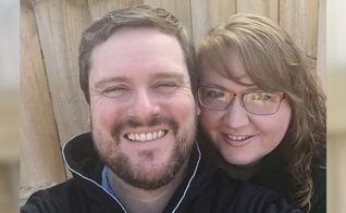 Pastor Robbie Willis e sua esposa, Anna May. Ele foi curado do mal de Parkinson através de uma oração. (Foto: AG News)