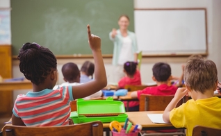 Escolas públicas do estado de Illinois terão que incluir a 'história LGBT' em sua grade curricular. (Foto: Getty Immages)
