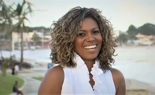 Débora Brasil falou sobre sua luta contra a depressão e a síndrome do pânico. (Imagem: R7 / Reprodução)