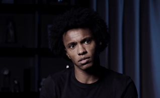 Jogador Willian, meia-atacante do Chelsea, fala sobre sua caminhada cristã. (Foto: YouTube/The Players' Tribune)