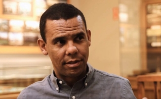 Rodrigo Silva é doutor em teologia e historiador. (Imagem: Youtube / Reprodução)