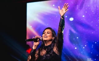 Bruna Olly está lançando o single "Redimido". (Foto: Jean Garioli)