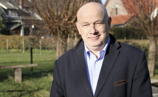 Após ser libertado da prisão no Sudão, o pastor Petr Jasek está lançando seu novo livro "Imprisoned with ISIS: Faith in the Face of Evil" (“Preso com o Estado Islâmico: A Face do Mal”). (Foto: Cip)