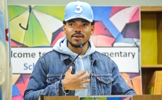 Conhecido como 'Chance The Rapper', Johnathan Bennett tem usado as redes sociais para levantar debates sobre o papel dos cristãos e da Igreja no combate ao racismo. (Imagem: CNN)