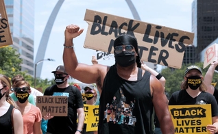 Militantes do movimento Black Lives Matter. (Foto: AP Photo/Jeff Roberson)