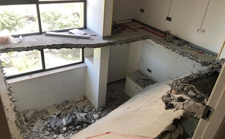 Imagem mostra interior de igreja demolida na China. (Foto: International Christian Concern)