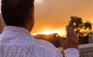 O pastor Joel Engel ensina a vencer o medo usando a palavra de Deus. (Foto: Ministério Engel)