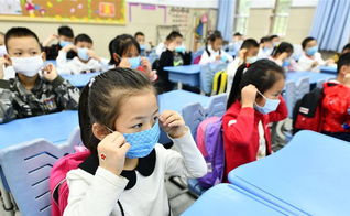 Crianças que estudam em escolas da China sofrem repressão e bullying do Partido Comunista se tiverem sua fé descoberta. (Foto: CGTN)