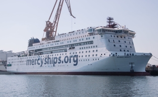 O navio Global Mercy poderá oferecer atendimento cirúrgico a 5.800 pessoas todos os anos. (Foto: Divulgação/Mercy Ships)