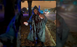Dr. Charles Karuku ajudou a organizar o "Let Us Worship" em Washington e foi atacado com um balde de sangue, derramado sobre ele por um manifestante satanista. (Imagem: Facebook)