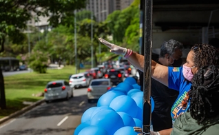 Marcha para Jesus 2020 aconteceu em novo formato, com uma carreata solidária em São Paulo. (Foto: Ronny Santos/Folhapress)