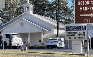 O tiroteio aconteceu na Igreja Metodista Starrville, no Texas. (Foto: Zak Wellerman/Tyler Morning Telegraph)