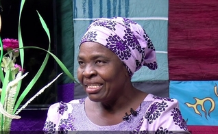 Afordia viu seu marido ser assassinado pelos terroristas do Boko Haram em 2014, mas sobreviveu ao ataque e conseguiu fugir com os filhos. (Imagem: Portas Abertas / EUA)