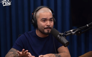 Yudi contou aos apresentadores do Flow que Deus lhe deu uma oportunidade de recomeçar. (Foto: Reprodução/ Youtube)