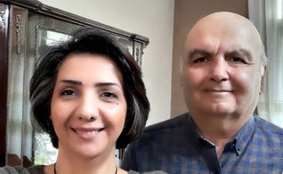 Homayoun foi preso com a esposa por organizar uma igreja doméstica no Irã. (Foto: Article 18)