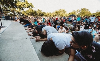 Evento “Let Us Worship" tem reunido milhares de pessoas nos EUA. (Foto: Sean Feucht)