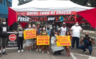 Drive-Thru da Oração em Guapimirim (RJ). (Foto: Divulgação).
