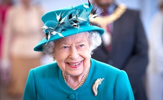 Rainha Elizabeth II em viagem à Escócia em julho de 2021. (Foto: Jane Barlow/Pool via Reuters)