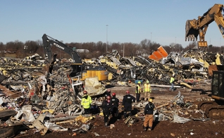 Destruição provocada pelo tornado que atingiu a cidade de Mayfield. (Foto: Kentucky National Guard/Facebook)