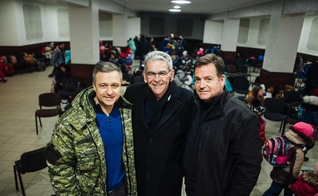 Pastor Elias Dantas se reúne com líderes na fronteira da Ucrânia. (Foto: Elias Dantas)