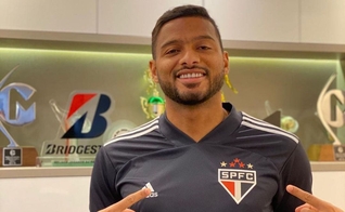 Reinaldo é grato a Deus por trajetória no futebol. (Foto: Instagram/reinaldosilva6)