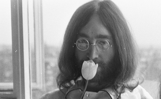 John Lennon foi assassinado por um fã em 1980. (Foto: Wikimedia Commons)