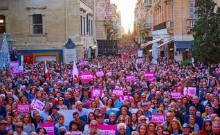 Manifestantes na capital de Malta. (Foto: Life Network Foundation Malta/Facebook)