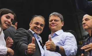 Roberto de Lucena e o governador eleito Tarcísio de Freitas. (Foto: Roberto de Lucena/Facebook)