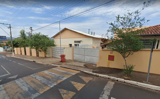 Escola João Etchebehere em Rifaina, SP. (Foto: Google Maps/Reprodução)